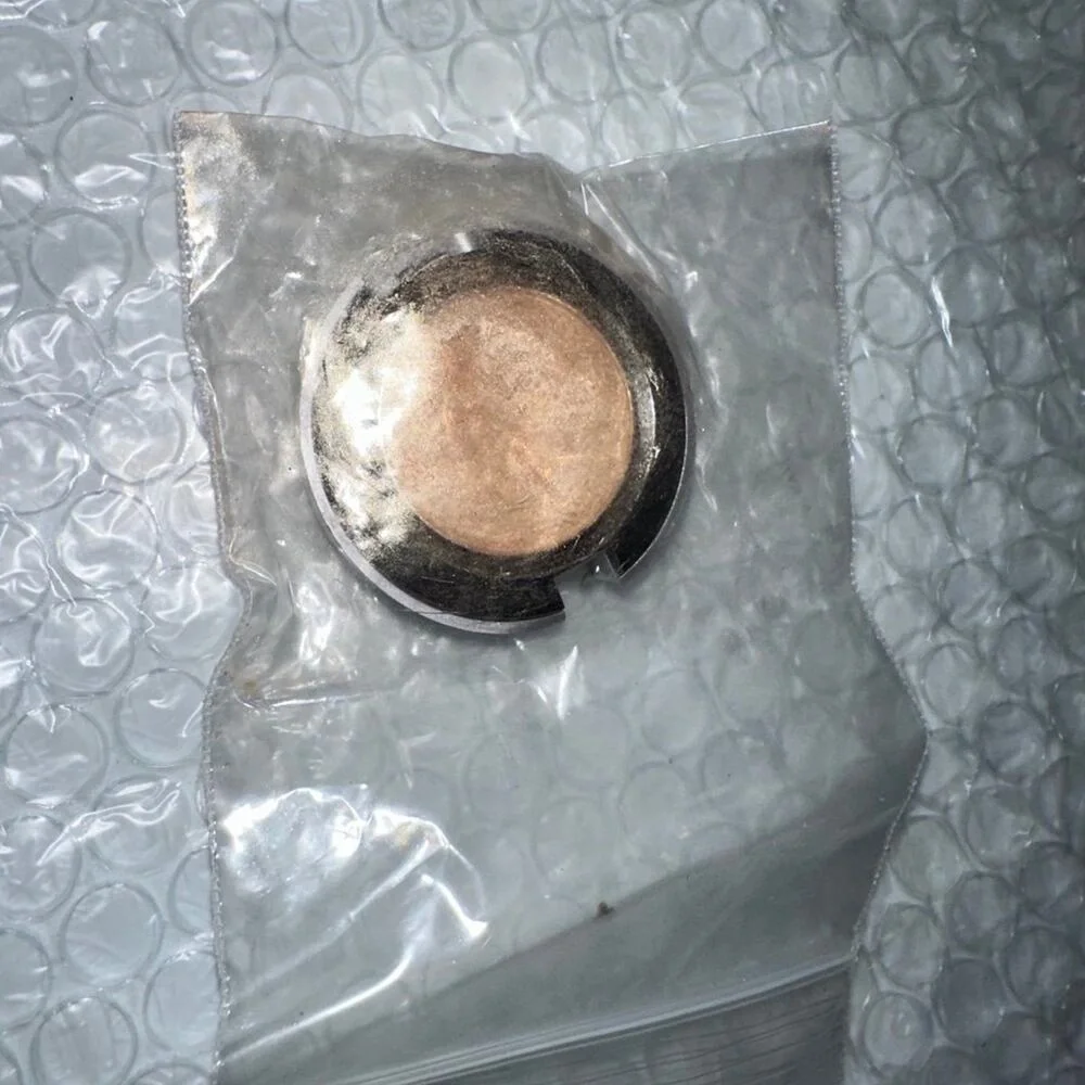 Urban Decay‎ Eyeshadow blunt eye shadow token
